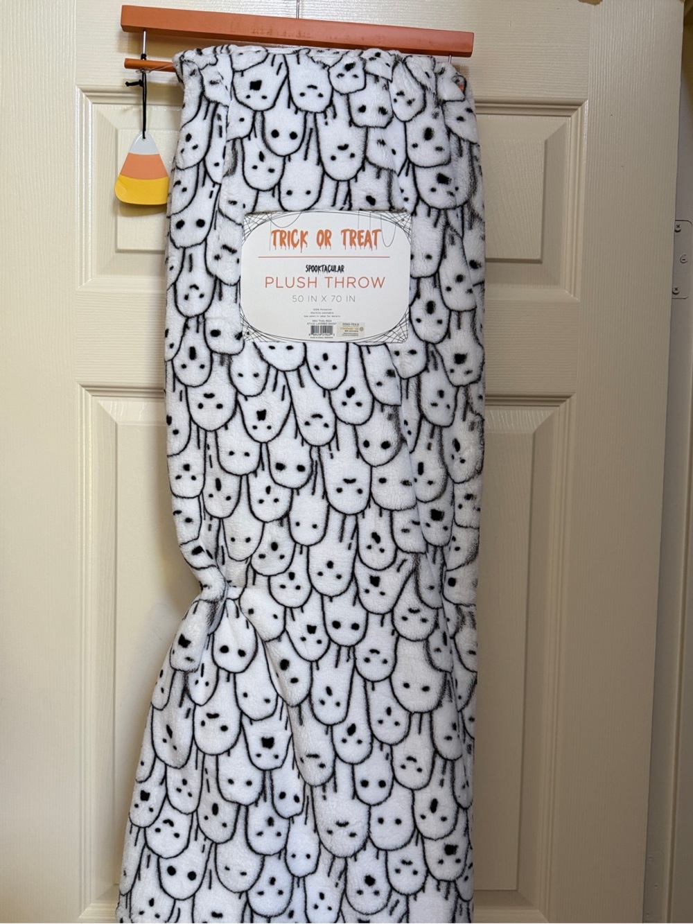 Trick or Treat Plush Throw Blanket - White Ghost Pattern